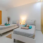 Apartamento New Spacious 3 Bdr 2 Bth Bugibba 124 With View *