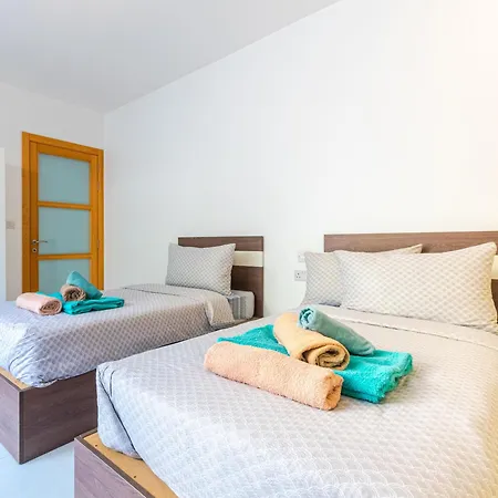 New Spacious 3 Bdr 2 Bth Bugibba 124 With View *