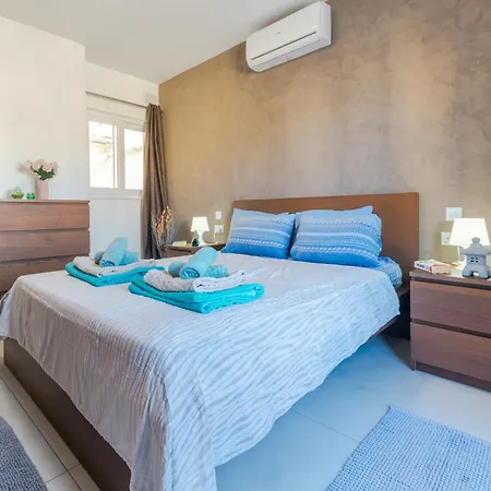 New Spacious 3 Bdr 2 Bth Bugibba 124 With View * St. Paul's Bay