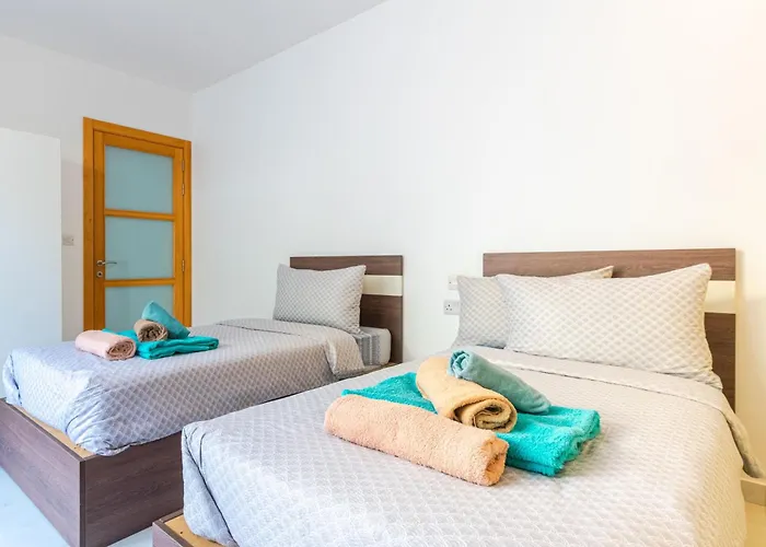 New Spacious 3 Bdr 2 Bth Bugibba 124 With View *