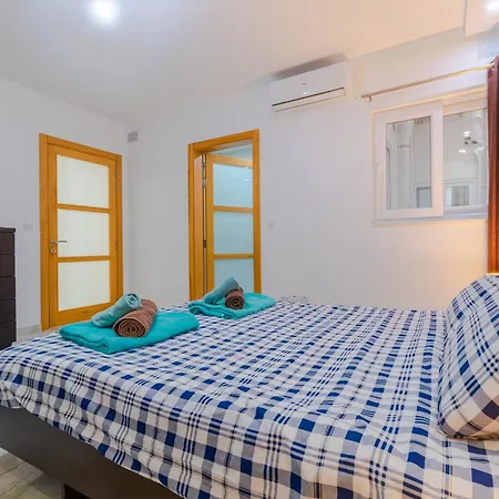 Apartment New Spacious 3 Bdr 2 Bth Bugibba 124 With View *