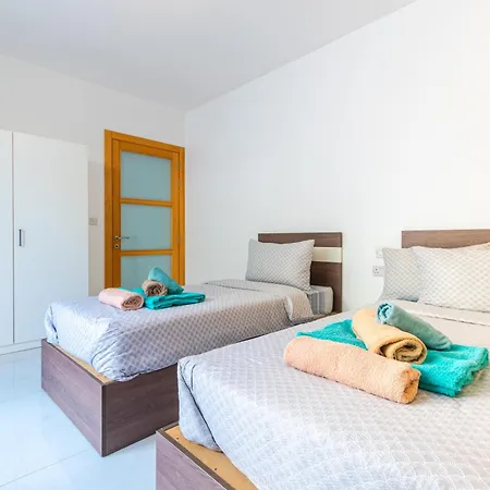 Apartment New Spacious 3 Bdr 2 Bth Bugibba 124 With View *