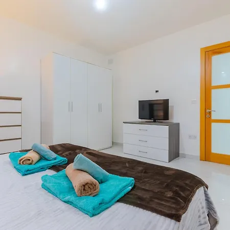New Spacious 3 Bdr 2 Bth Bugibba 124 With View Appartamento St. Paul's Bay