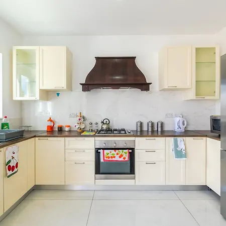 New Spacious 3 Bdr 2 Bth Bugibba 124 With View St Paul's Bay