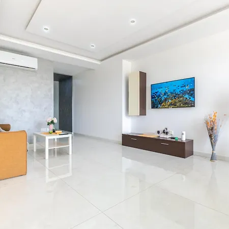 New Spacious 3 Bdr 2 Bth Bugibba 124 With View * St Paul's Bay