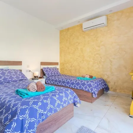 New Spacious 3 Bdr 2 Bth Bugibba 124 With View * St Paul's Bay