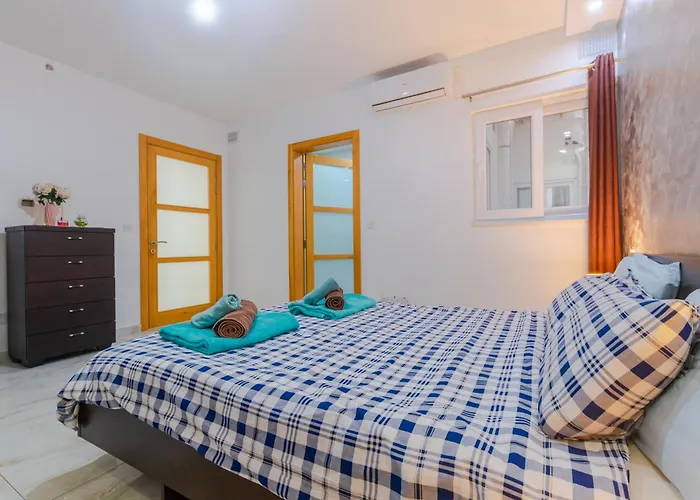 Apartament New Spacious 3 Bdr 2 Bth Bugibba 124 With View *