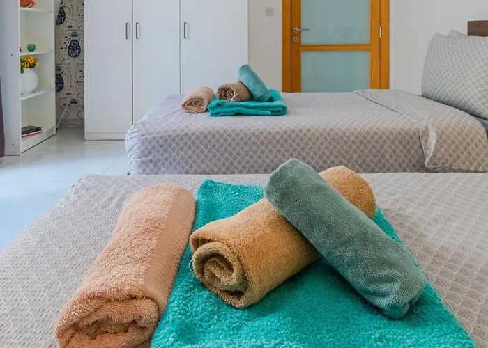 New Spacious 3 Bdr 2 Bth Bugibba 124 With View *