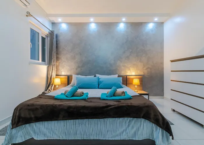 New Spacious 3 Bdr 2 Bth Bugibba 124 With View * St. Paul's Bay