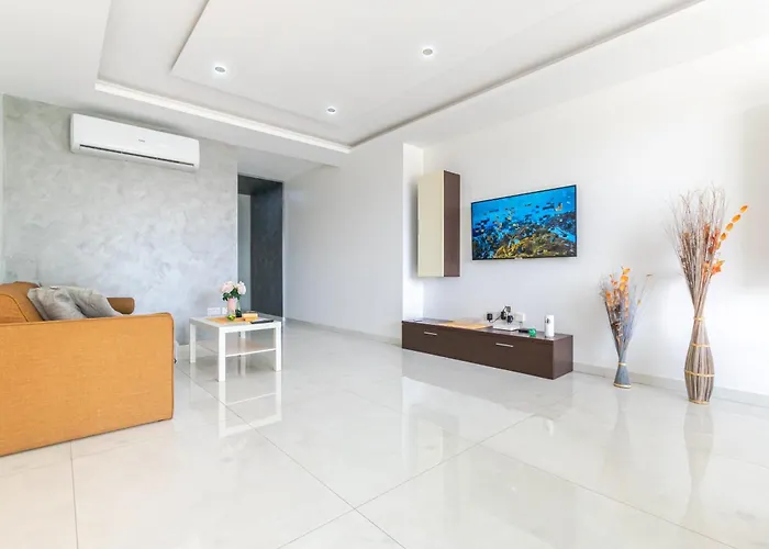 New Spacious 3 Bdr 2 Bth Bugibba 124 With View * St. Paul's Bay